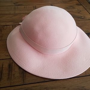 Vintage baby pink wool felt hat